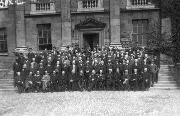 Members of the Irish Convention in TCD, 1917 (National Library of Ireland)